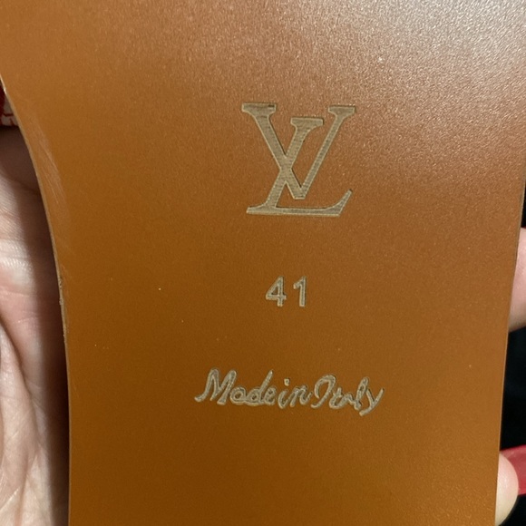 ❌SOLD❌NWOT Ladies Authentic Louis Vuitton MonoLogo Size IT|41 US|9 Sandals❌SOLD❌ - Picture 4 of 10